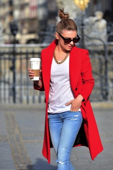 For days when you need a pick me up, you can't go wrong with a gorgeous statement coat and classic casual jeans & a t-shirt